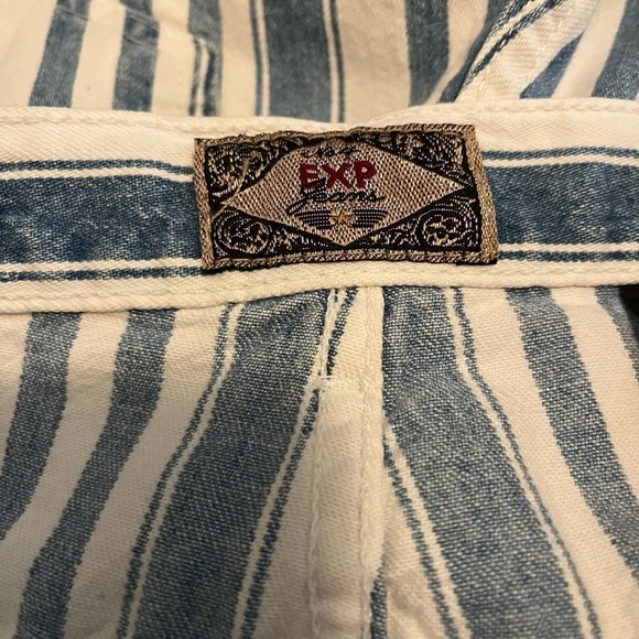 Vintage 90s Express High Rise Mom Blue Striped Knee Length Shorts Size 9/10 - Picture 6 of 9